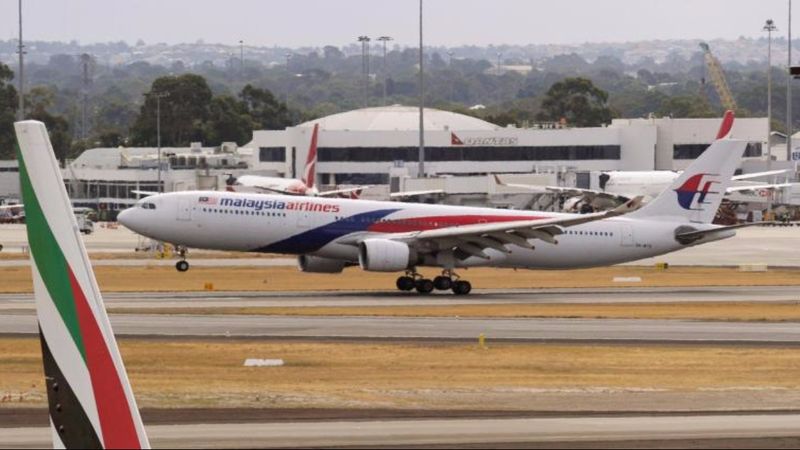 Man tries to enter cockpit of Malaysia Airlines flight