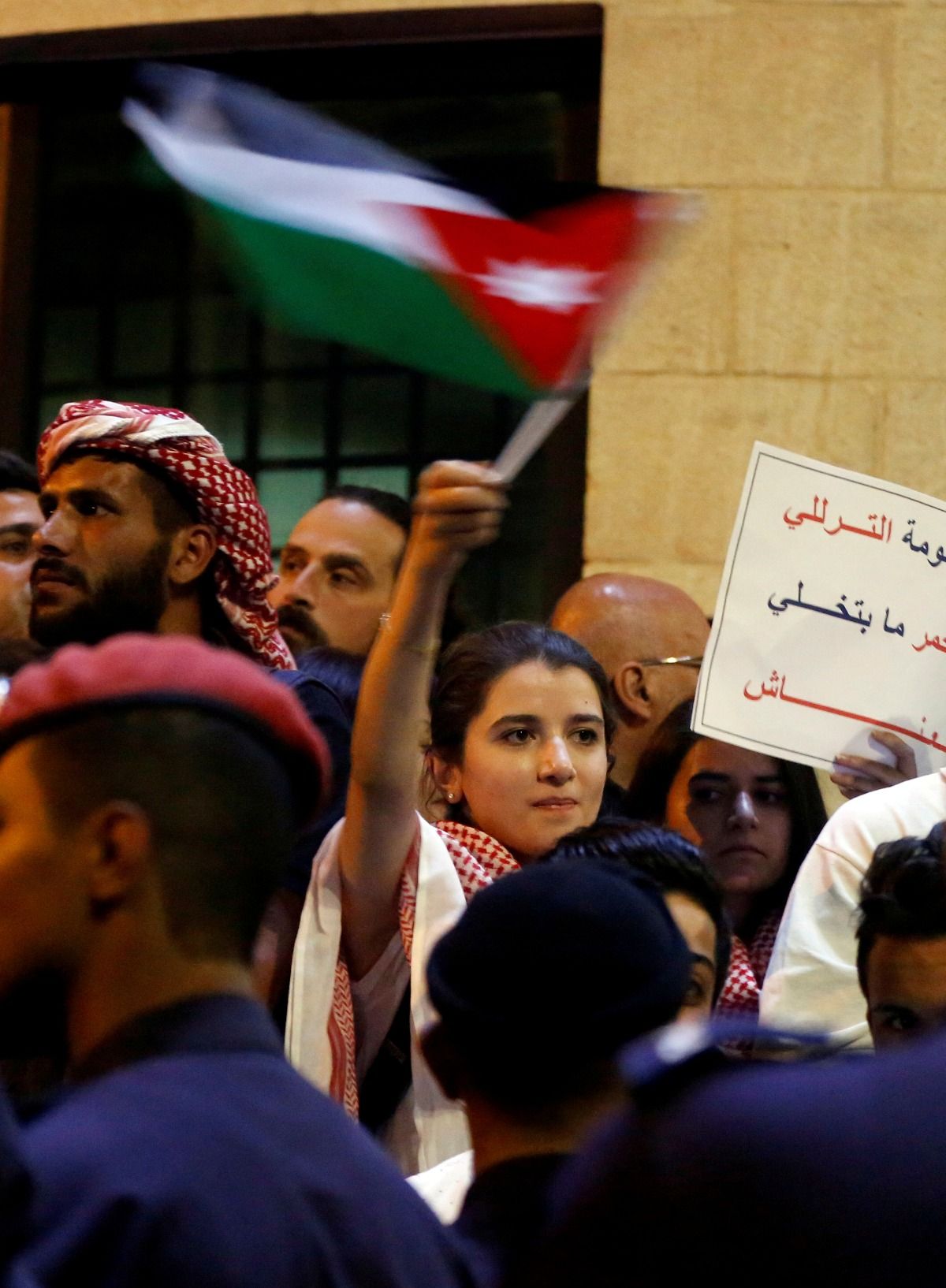 Young Jordanians get first taste of protest | ロイター