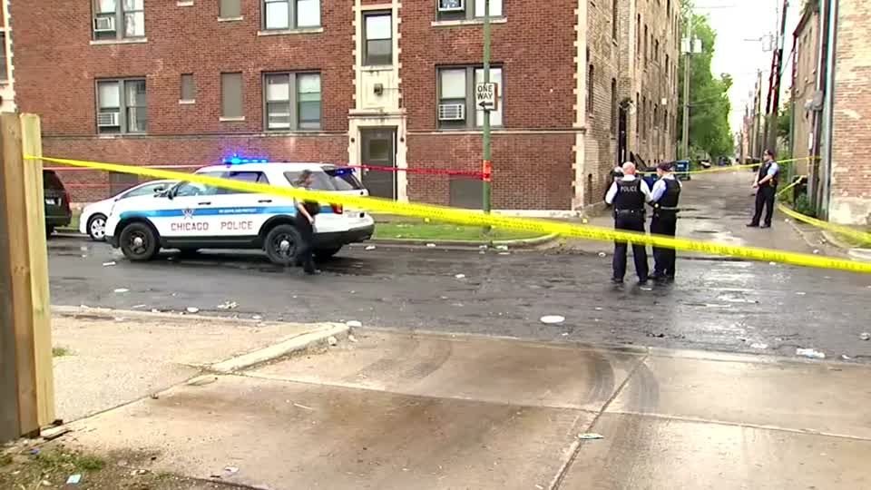 死現実 米シカゴで発砲事件相次ぐ、7時間以内に40人撃たれる（字幕・6日）