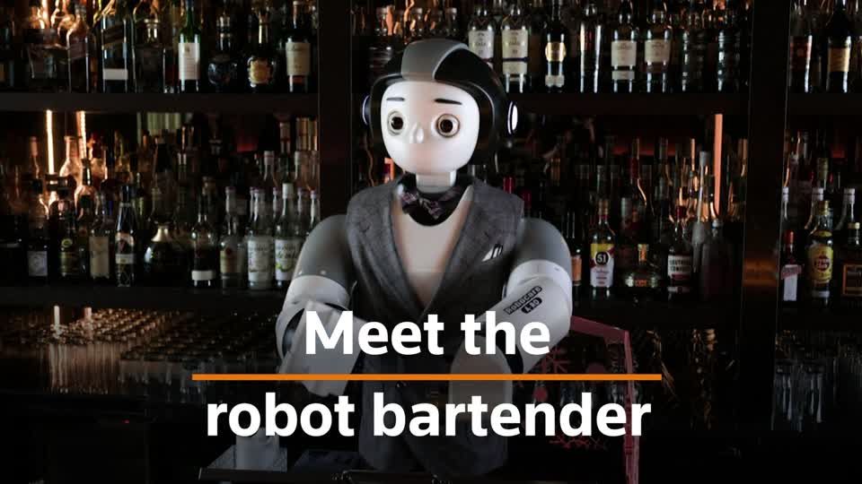 Robot bartender serves up safe booze to South Koreans | Reuters