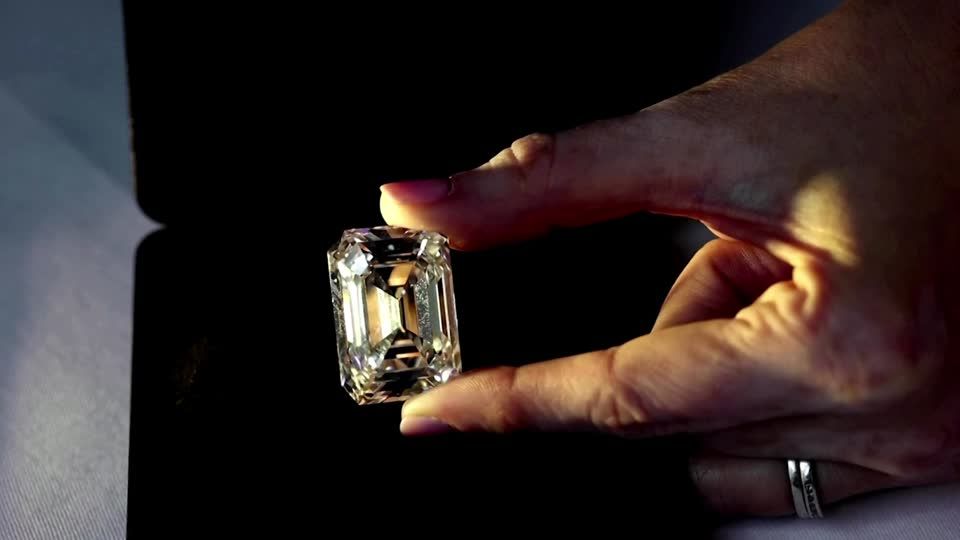 101 carat diamond to be auctioned in Geneva jewellery sale Reuters
