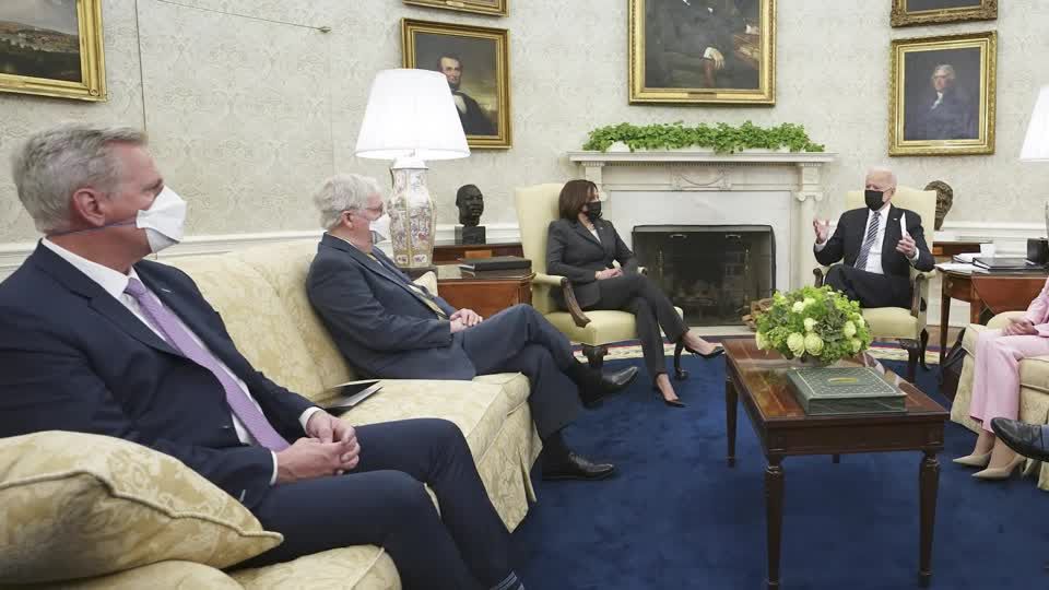 Biden hosts first talks with McConnell, McCarthy