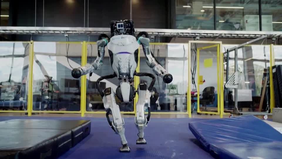 Parkour Atlas Boston Boston Dynamics Parkour Robot Robot Doing