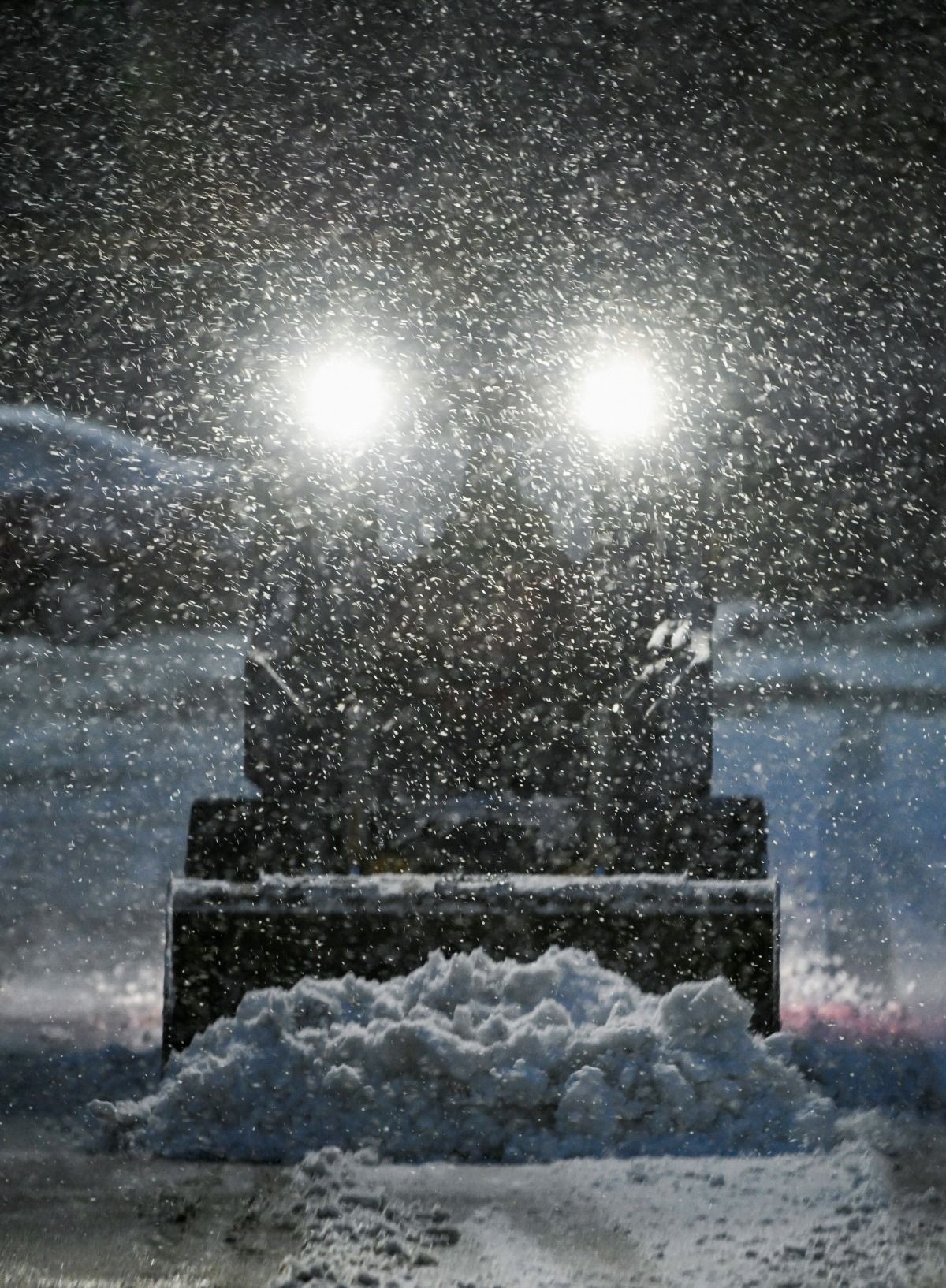 Winter storm leaves thousands without power | Reuters