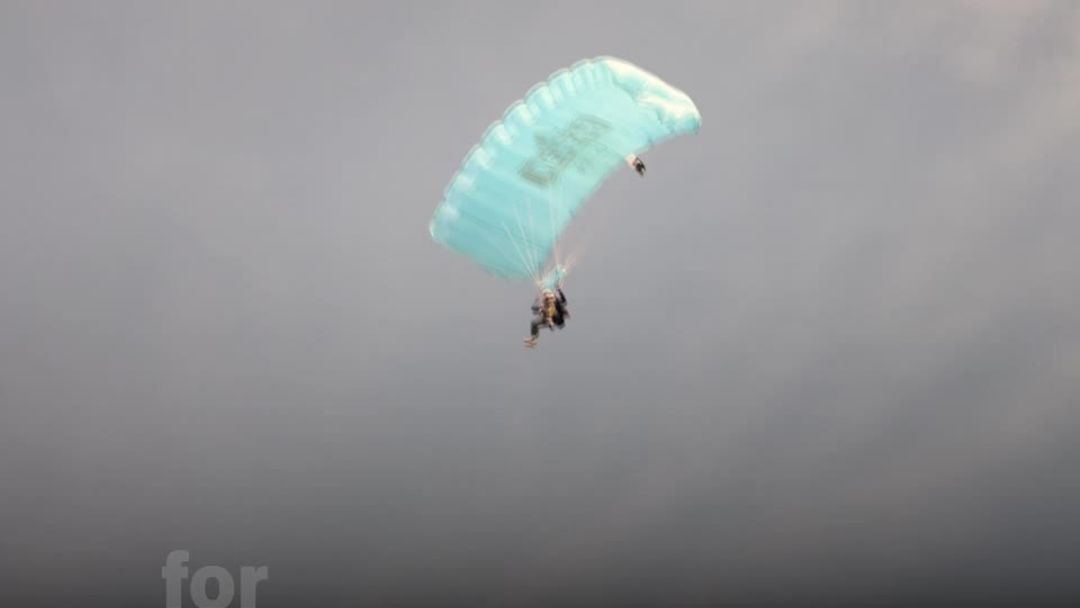 Skydiving keeps 88-year-old Bosnian in the pink | Reuters