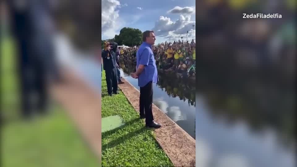 Brazil's Bolsonaro ends post-election silence