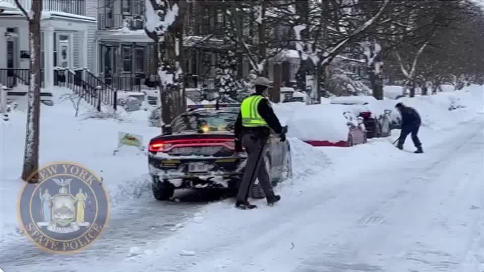 Over two dozen deaths in NY's 'epic' blizzard | Reuters
