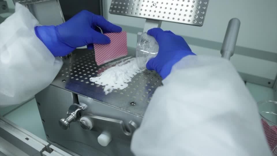 French pharmacies make amoxicillin amid shortage