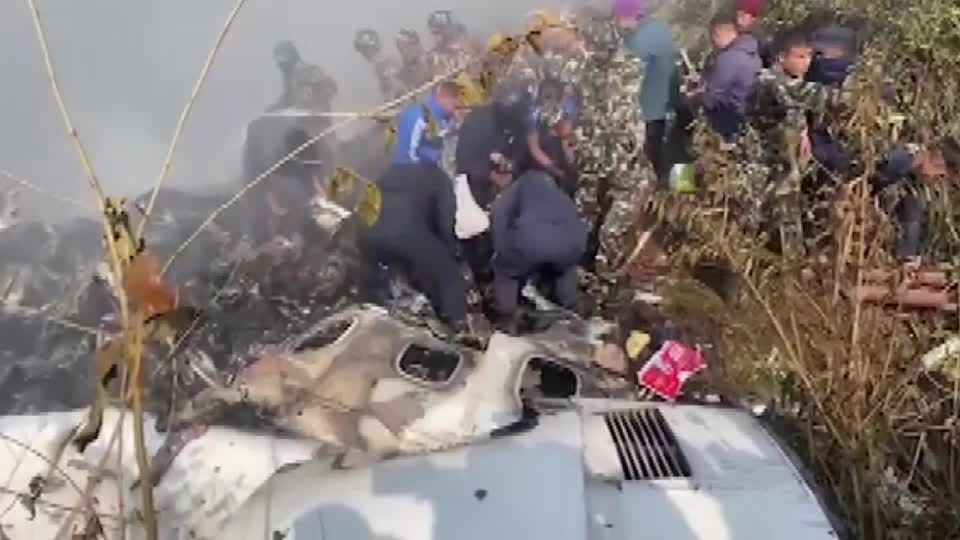 ネパールで旅客機墜落、72人搭乗 少なくとも68人死亡 | ロイター