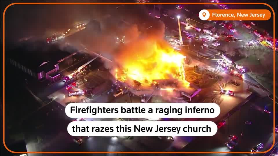 Massive blaze razes New Jersey church | ロイター