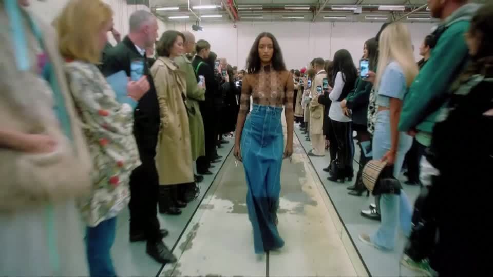 China drives Burberry first-quarter sales jump Reuters - Main Image