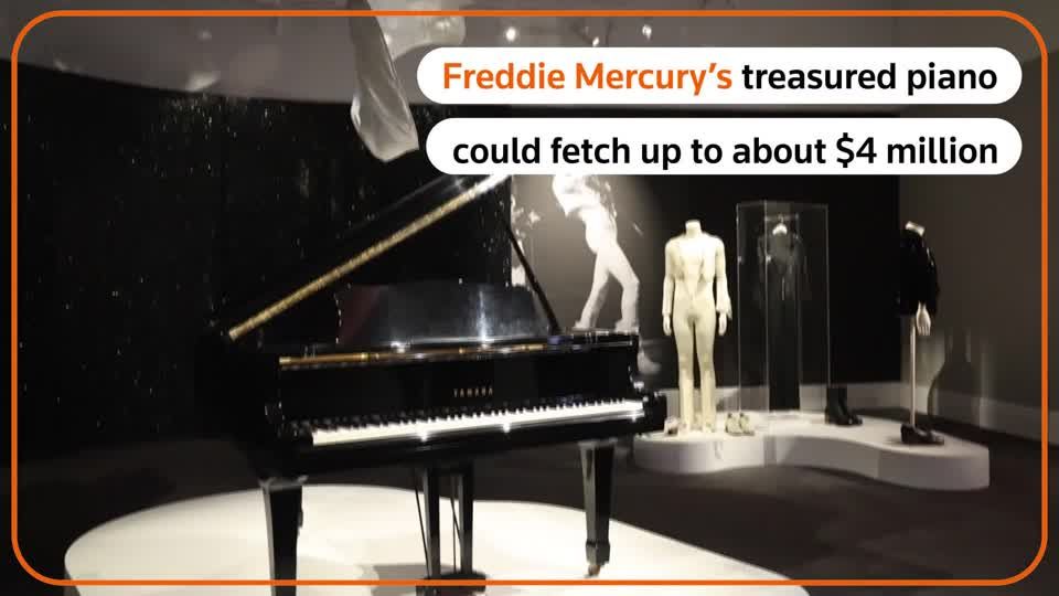 Freddie Mercury's treasured piano up for auction | ロイター