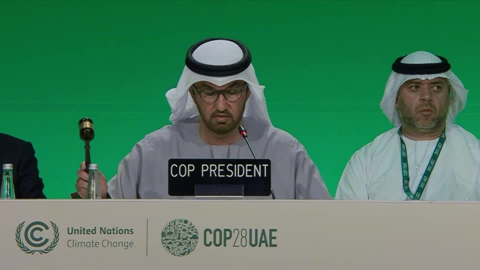 COP28 nations strike historic fossil fuel deal | Reuters Video