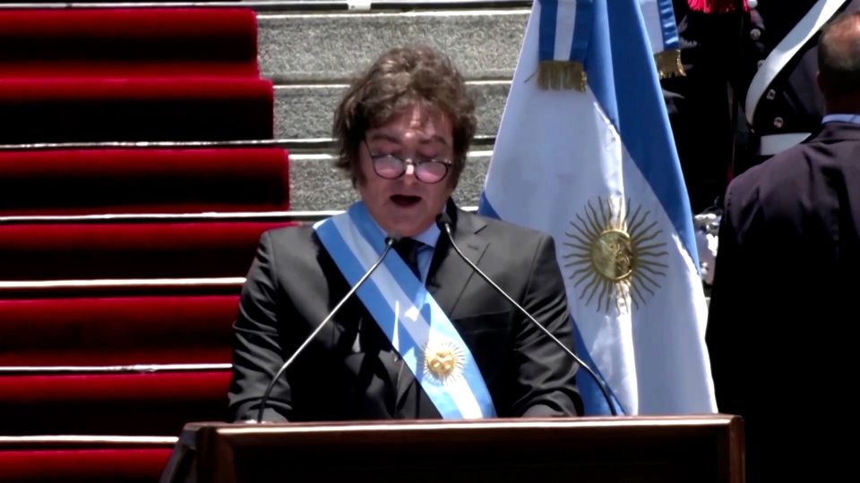 【送料込】アルゼンチンペソ アルゼンチン、ペソ50％超切り下げ 経済危機打開へ改革発表 | ロイター