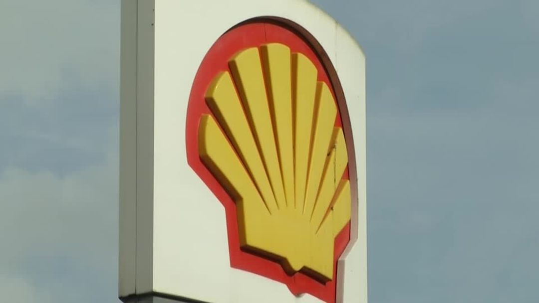 Shell weakens 2030 carbon emissions reduction target | Reuters