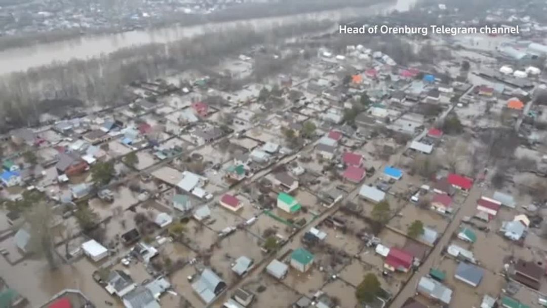 大洪水でロシアとカザフ10万人超避難、石油生産地域で非常事態宣言