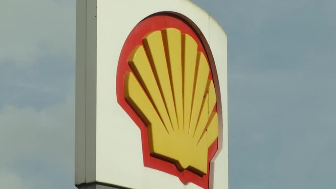 Shell smashes forecasts with $7.7 billion quarterly profit | Reuters