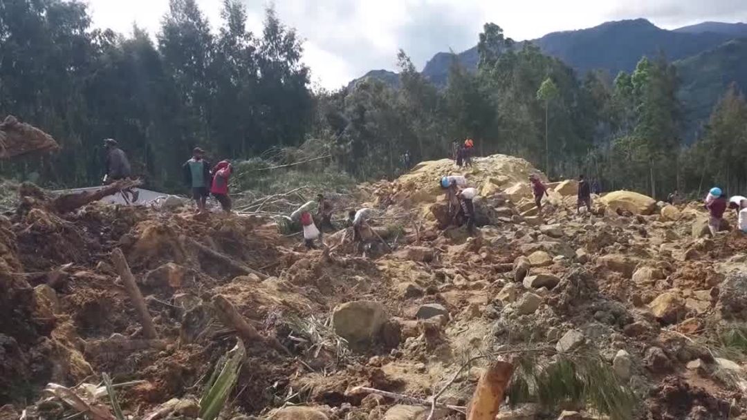 Hundreds feared dead after landslide flattens remote Papua New Guinea ...