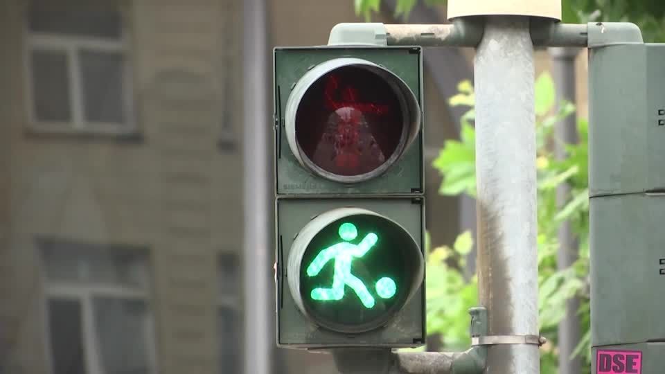 ユーロ2024開催国ドイツ、信号機キャラ「アンペルマン」もサッカー仕様