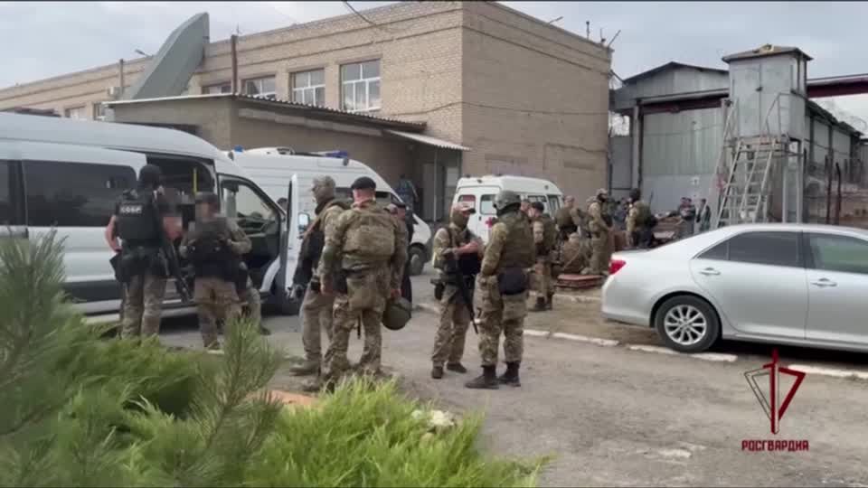 Russian snipers kill hostage-takers to end prison siege | Reuters