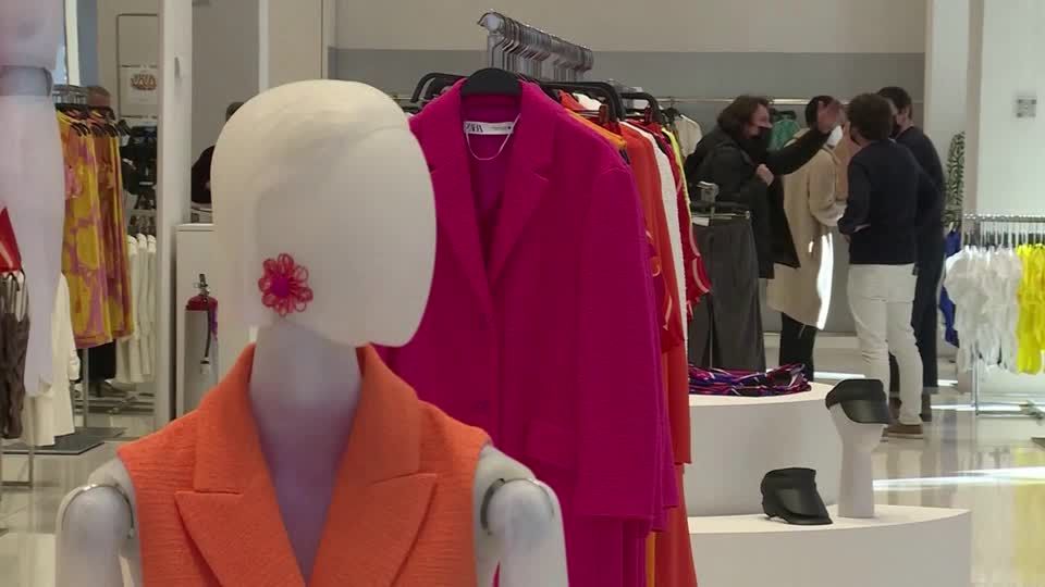 Inditex Zara Fashions Online Shopping Zara Owner Inditex Sees