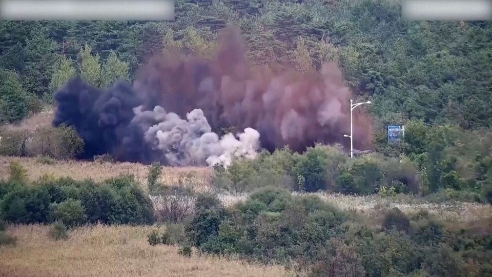 北朝鮮、南北結ぶ道路と鉄道を一部爆破 韓国軍は警告射撃 | ロイター