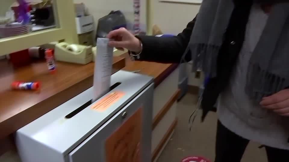 Pennsylvania voters sue over rejected mail-in ballots | Reuters