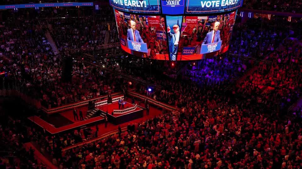 Trump headlines NYC rally after racist remarks from allies | Reuters