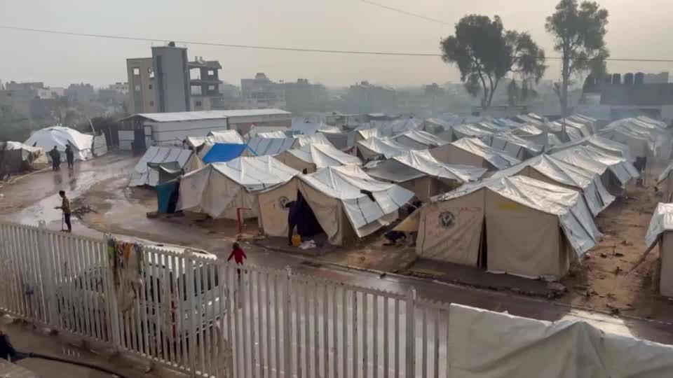 Displaced Gazans suffer as rains flood tents | Reuters