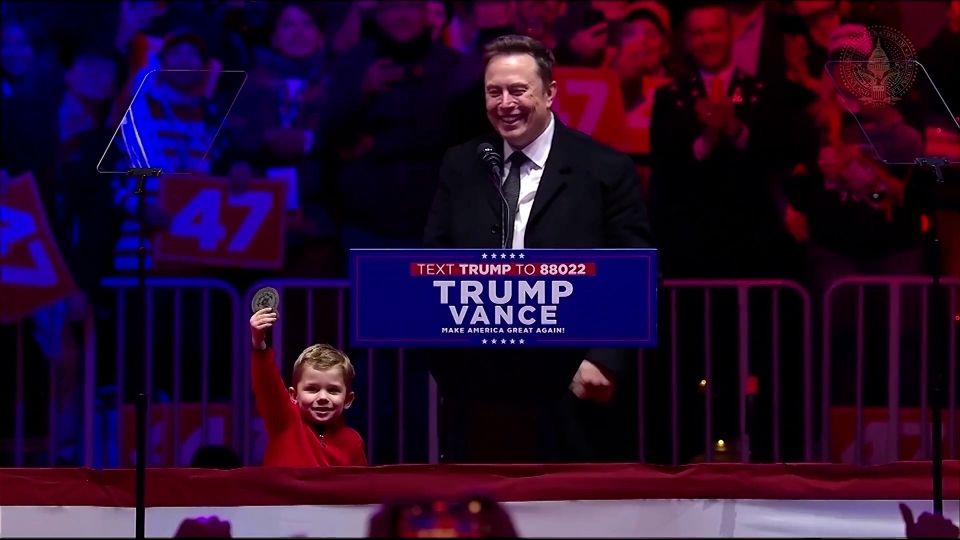 実業家マスク氏、息子エックスくんとトランプ米次期大統領の集会に登壇 20日の就任式にも出席へ（字幕・20日） | ロイター