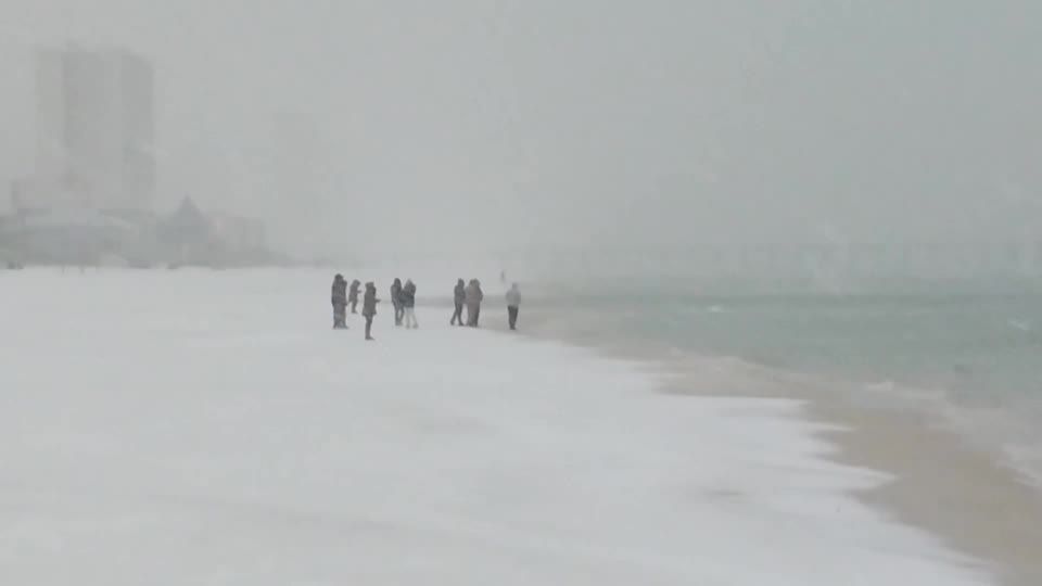 米南部、記録的寒波と吹雪で少なくとも12人死亡 9万戸超が停電