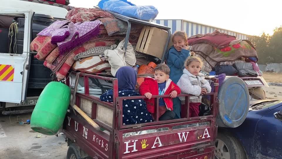 Gazans stream home to the north after hostage breakthrough | Reuters