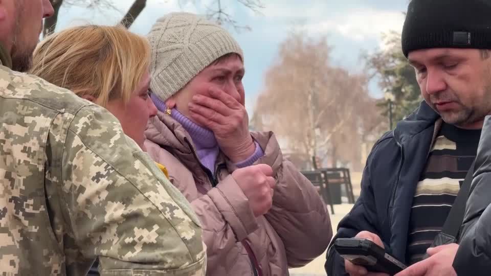 Russian missile strike kills five in Ukraine town, officials say | Reuters