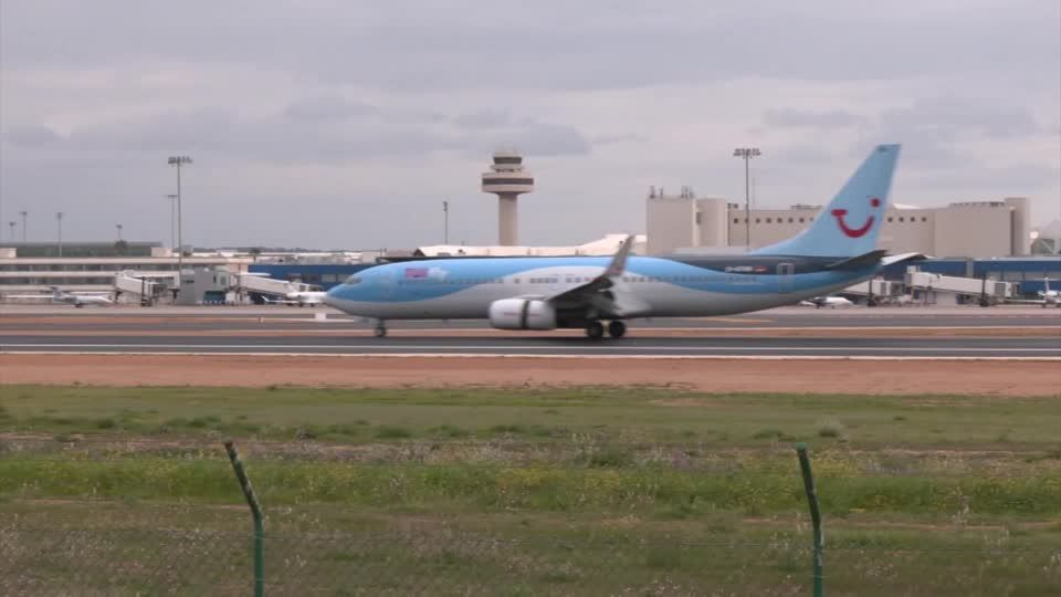 Travel operator TUI's profit jumps but weak bookings drag on shares ...