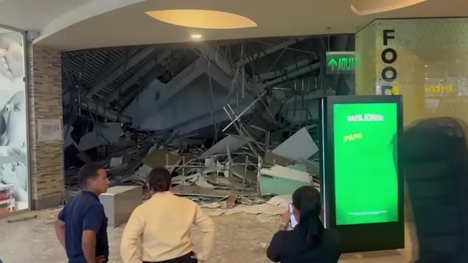 Several killed after roof collapses in busy Peru shopping mall