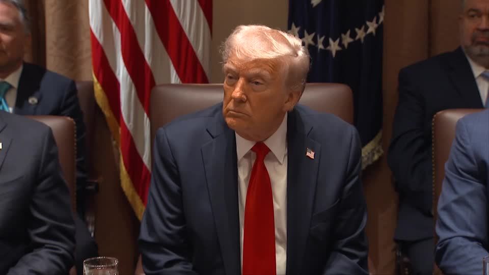 Trump declines to say if he'd let China take Taiwan 'by force' | Reuters