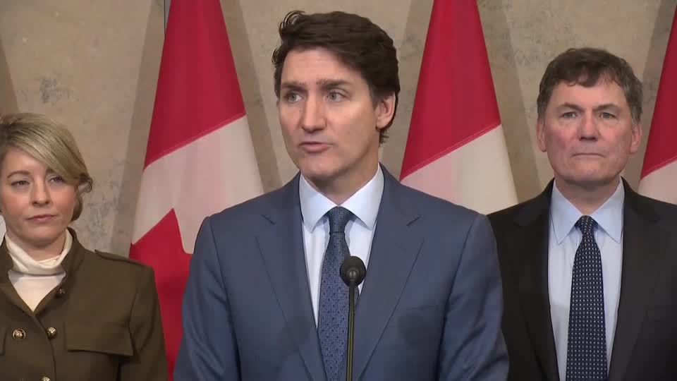 Trump triggers trade war with tariffs on Canada, China and Mexico | ロイター