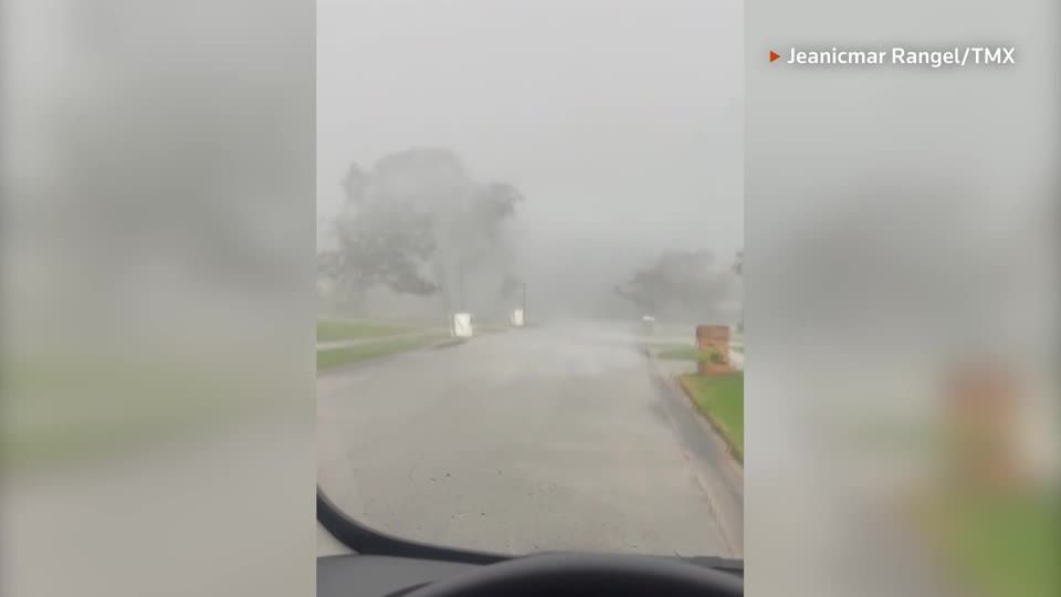 Eyewitness captures Florida tornado up close | Reuters