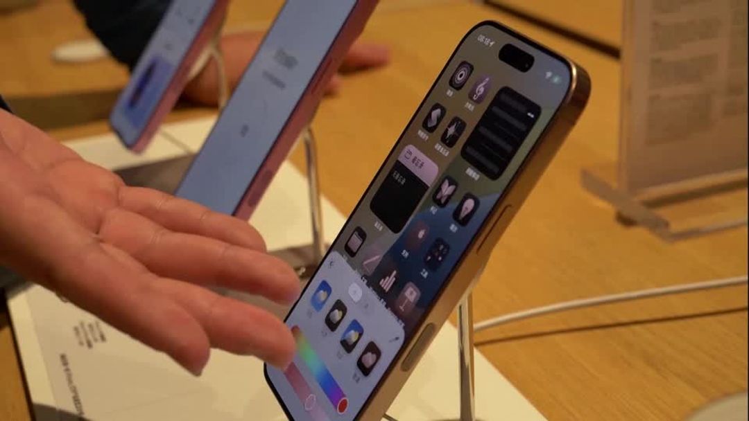 A $2,300 Apple iPhone? Trump tariffs could make that happen. | Reuters