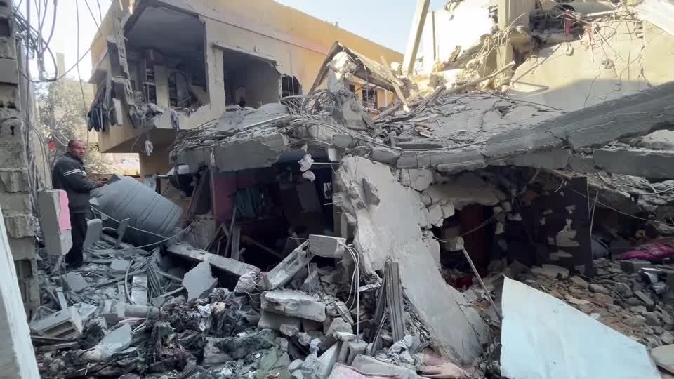 Israel strikes dozens of targets in Gaza as ceasefire efforts stall ...
