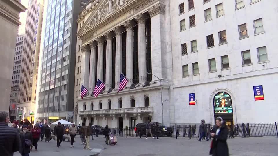 Wall Street ends higher on hopes of trade war de-escalation | Reuters