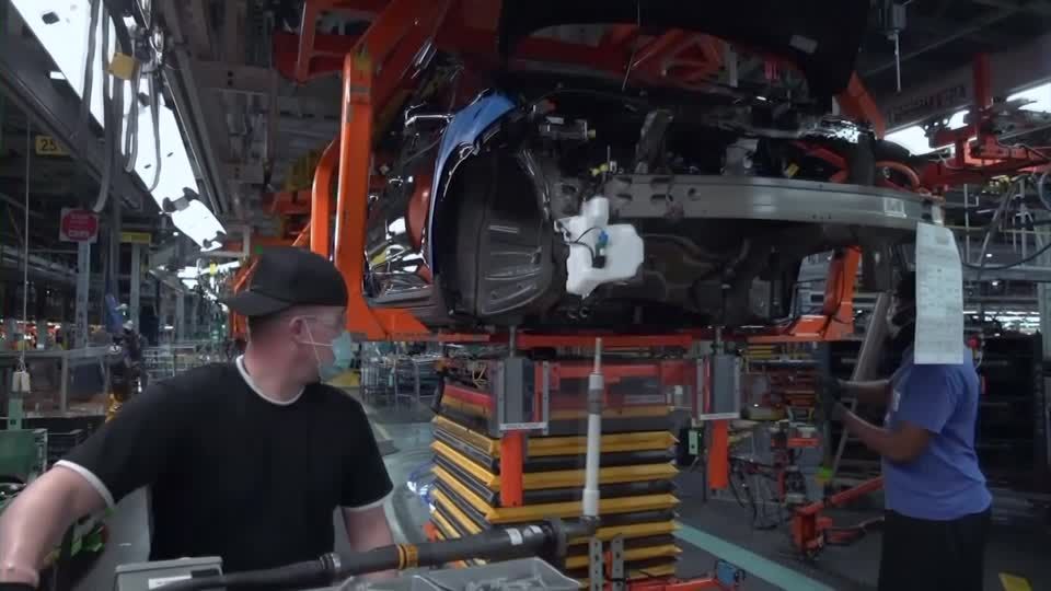 Trump to reduce impact of auto tariffs, commerce secretary says | Reuters