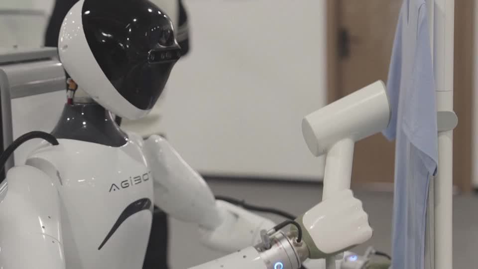 China's AI-powered humanoid robots aim to transform manufacturing