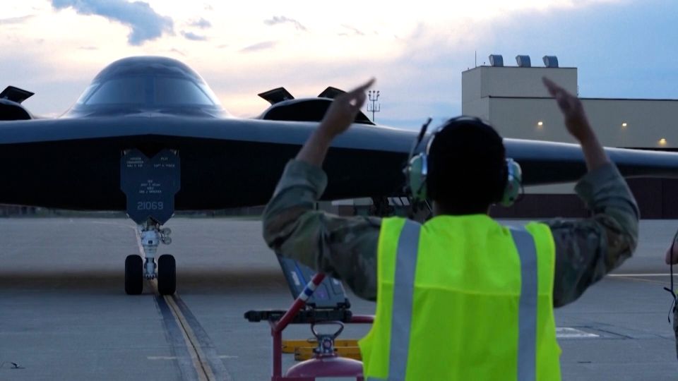 B2爆撃機でイラン核施設を攻撃 米空軍パイロットは片道18時間の