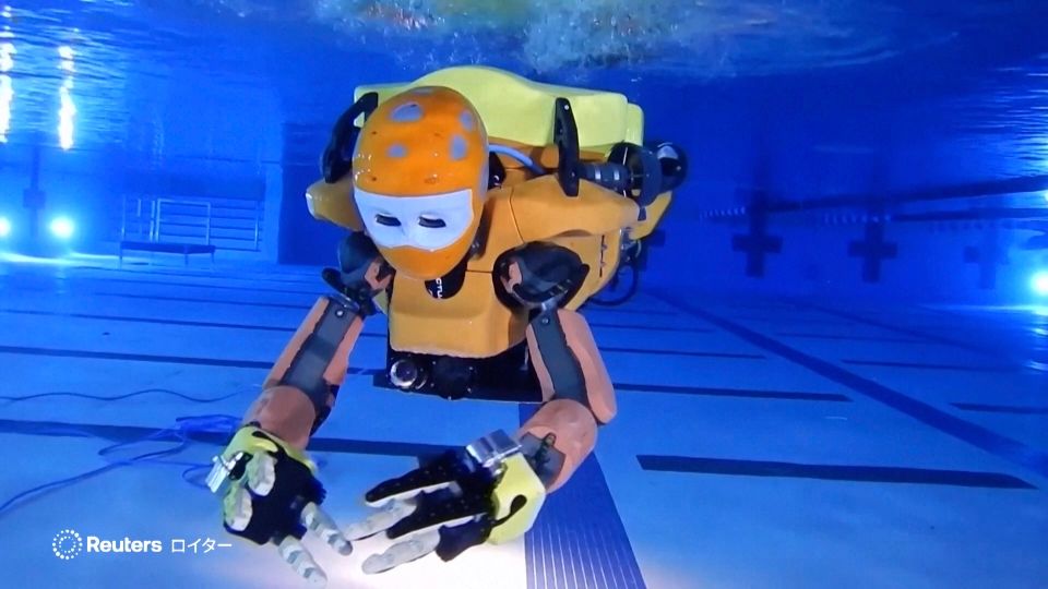 遠隔操作の人型ロボット、水中探査で「人間の触覚」再現へ 米