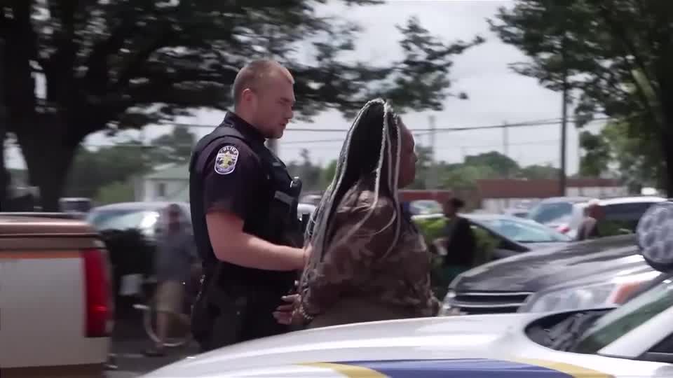 Police detain Breonna Taylor's aunt during protest at courthouse | Reuters