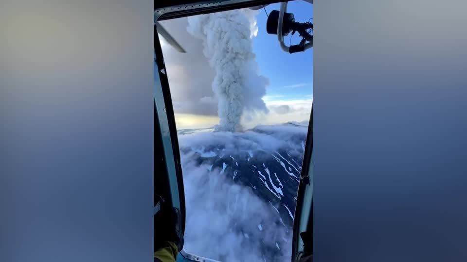 カムチャツカ半島の火山が最大約600年ぶりに噴火、巨大地震と関連か