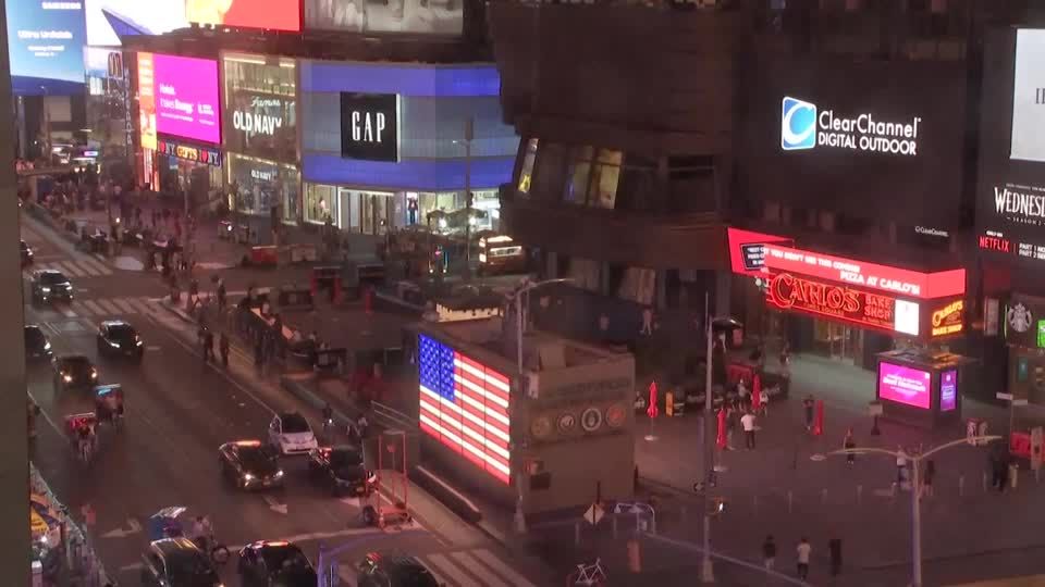 Three injured after gunshots fired in New York's Times Square | Reuters