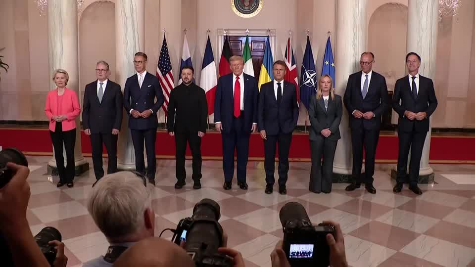 Trump, Zelenskiy and European leaders take group photo for summit | Reuters