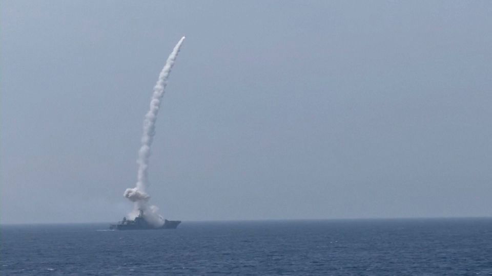 ロシア太平洋艦隊、日本海でミサイル発射訓練 | ロイター